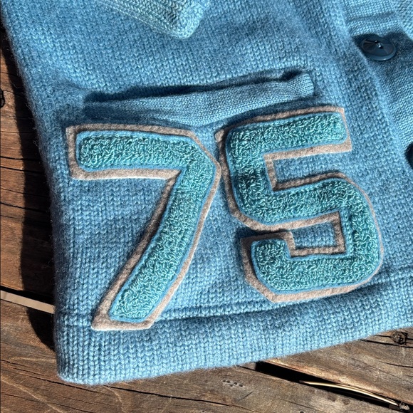 VINTAGE 1975 Class Sweater - Picture 2 of 8